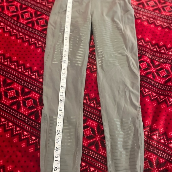 Lululemon Athletica Rogue Renegade High Waisted Leggings. Size 6 - Picture 10 of 16